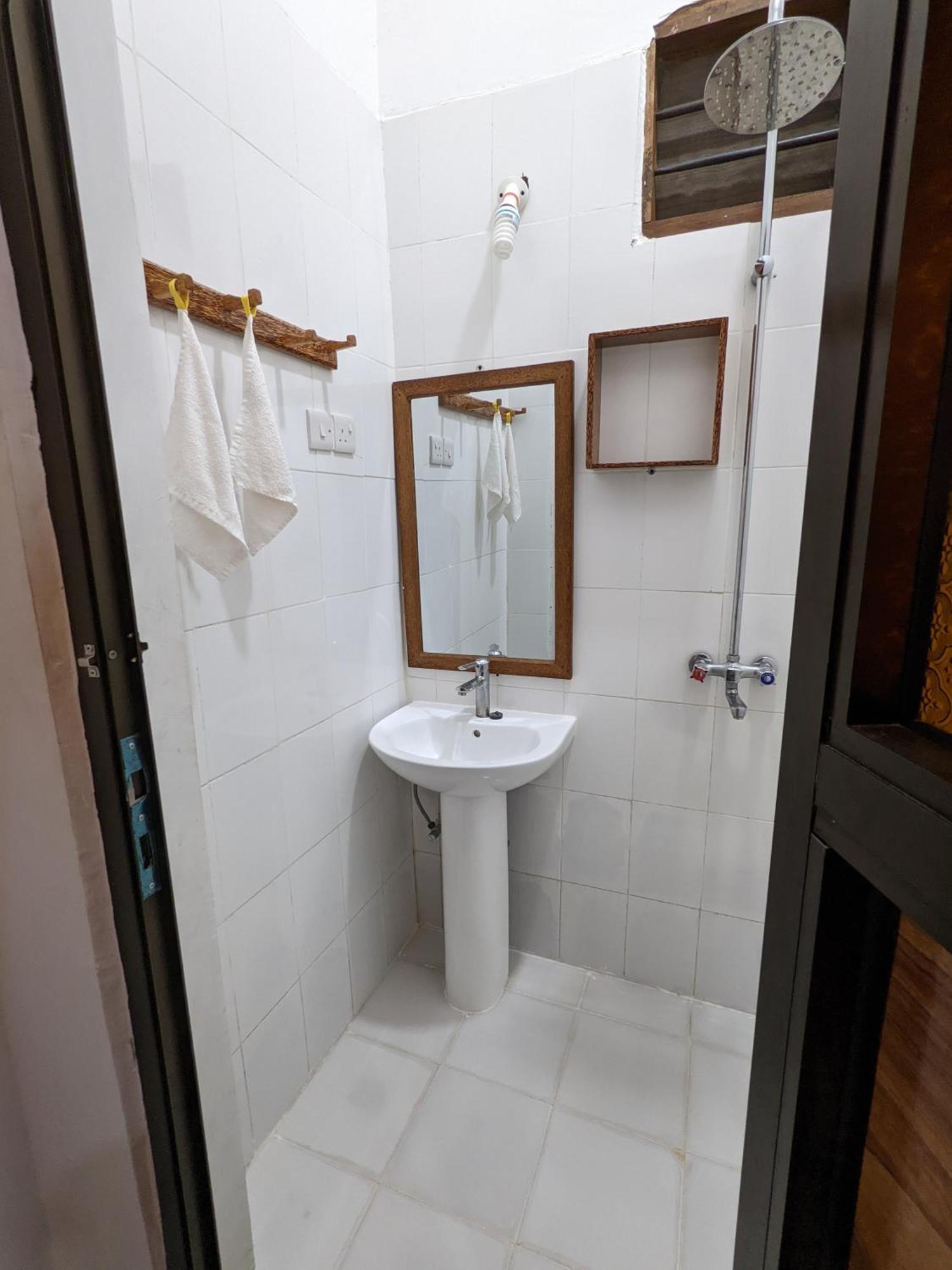 Mkadi Beach House Hotel Nungwi Room photo