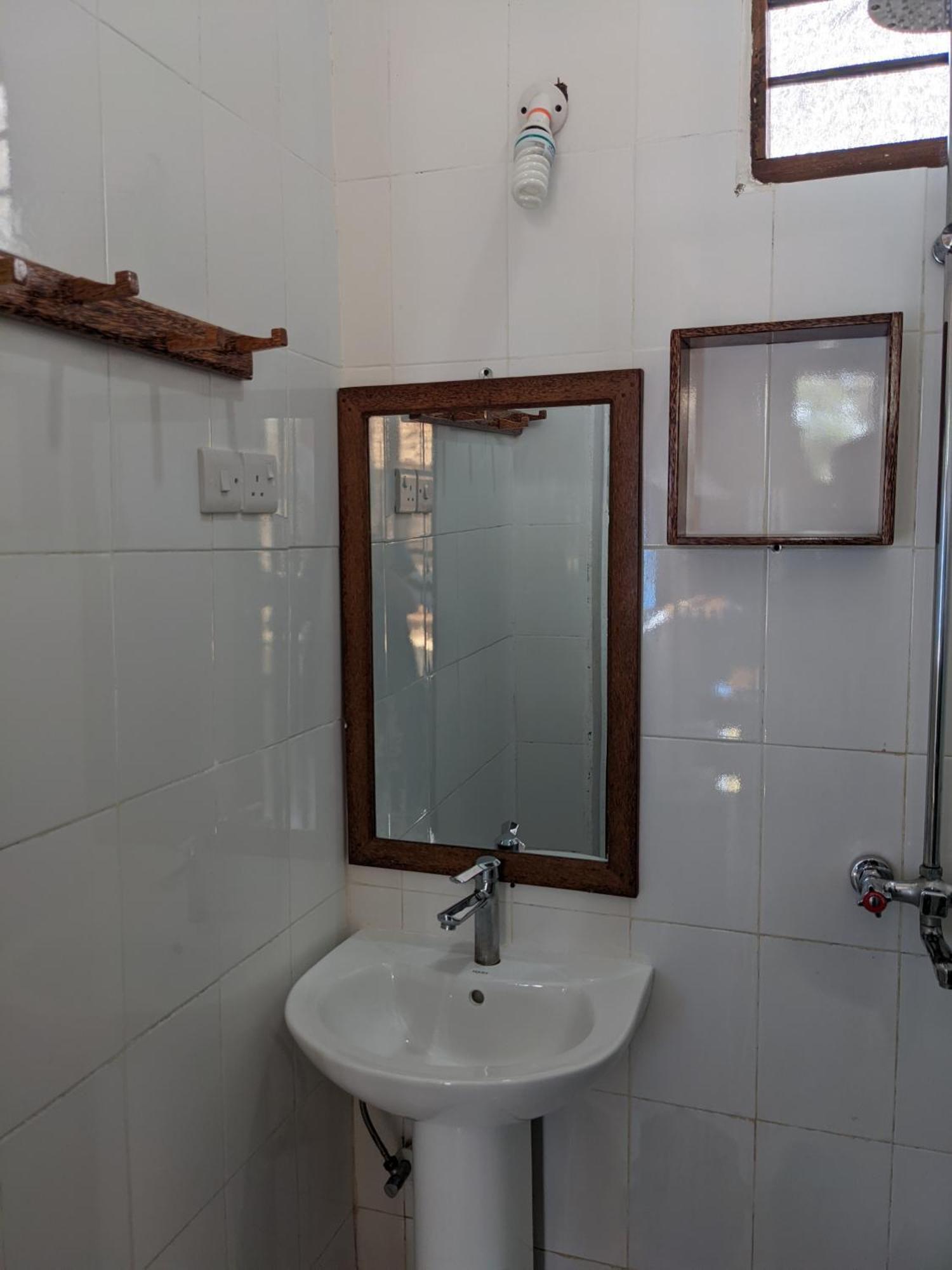 Mkadi Beach House Hotel Nungwi Room photo
